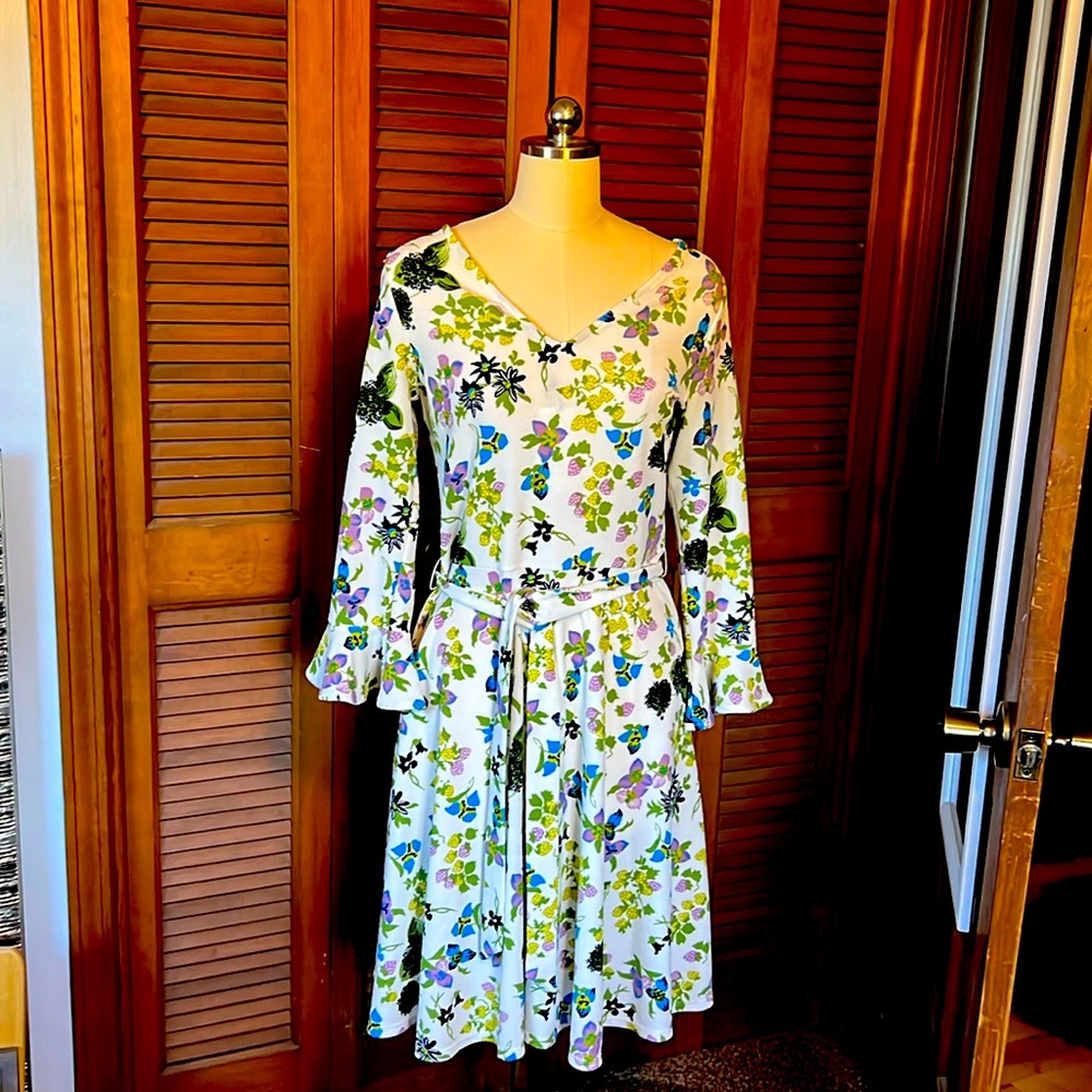 Leota Bontanica Dress Size L large. NWT